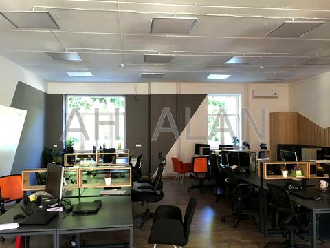 комерційна за адресою Академіка Глушкова просп., 1