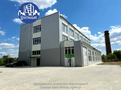 комерційна за адресою Комунальників вул., 2