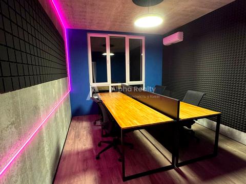 комерційна за адресою Михайла Бойчука вул. (Кіквідзе), 41-Б