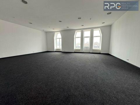 комерційна за адресою Музейний пров., 4