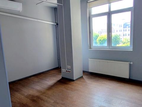 комерційна за адресою Спаська вул., 5