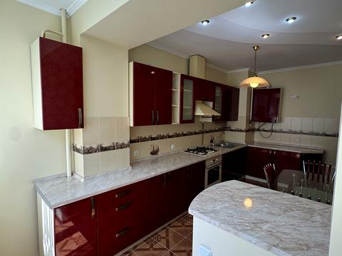 квартира по адресу Строителей ул., 30