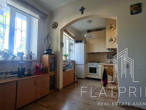 квартира за адресою Покровський пров. (Академіка Зелінського), 8