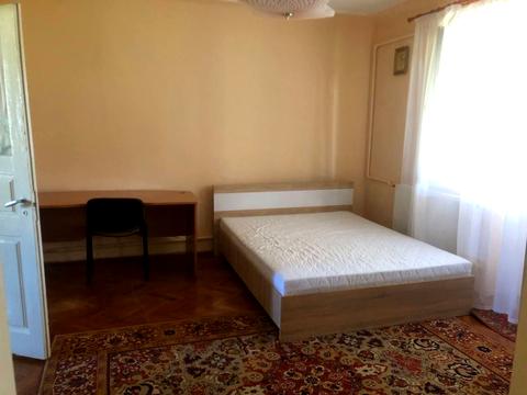 будинок за адресою Івасюка вул., 8