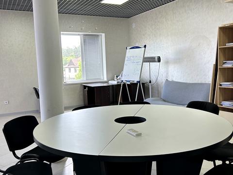 комерційна за адресою Гнатюка пров., 3