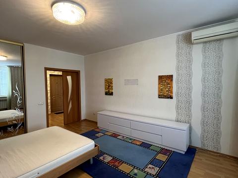 квартира за адресою Анни Ахматової вул., 35-А