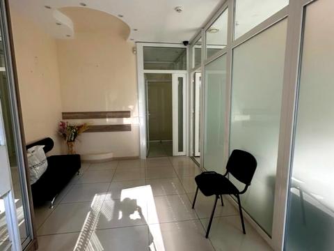 комерційна за адресою Петра Григоренка просп., 13-Б