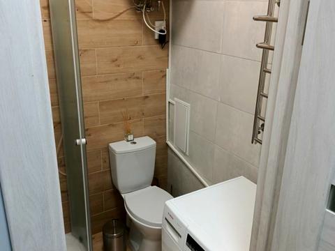 комерційна за адресою Еммануїла Миська вул. (), 42