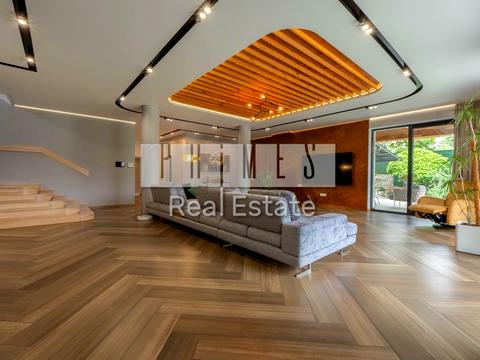 будинок за адресою Молодіжна вул.