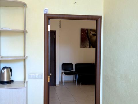 комерційна за адресою пл. Толбухина, 2