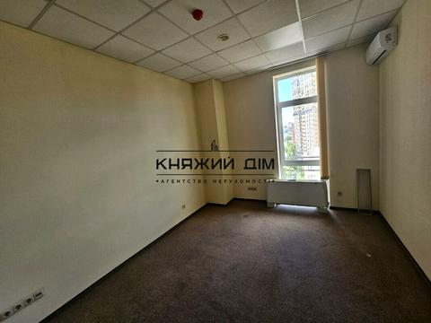коммерческая по адресу Антоновича ул. (Горького), 33В