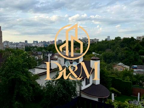 будинок за адресою Листопадна вул.