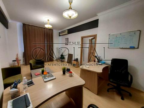 комерційна за адресою Андрія Верхогляда вул. (Михайла Драгомирова), 10/10