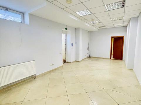 комерційна за адресою Анни Ахматової вул., 14А