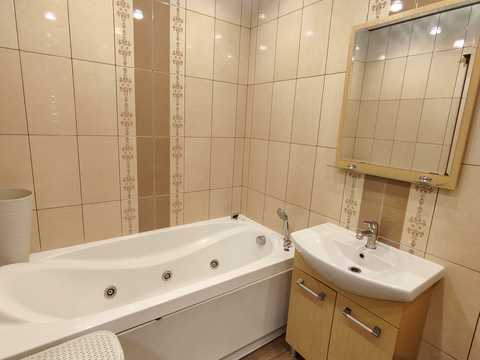 квартира по адресу Александра Мишуги ул., 8