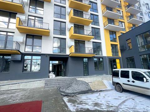 комерційна за адресою Володимира Навроцького вул., 4