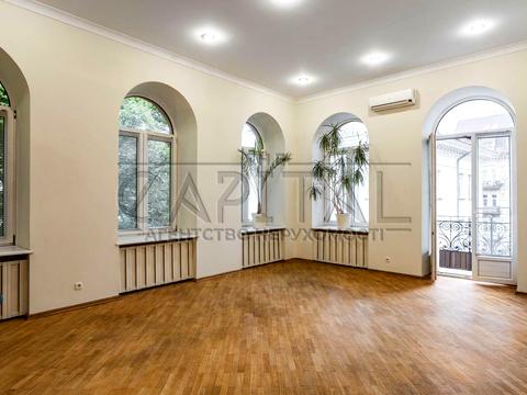 коммерческая по адресу Лютеранская ул., 12