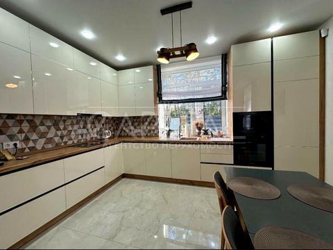 дом по адресу Левка Лукьяненко ул. (Октябрьская)