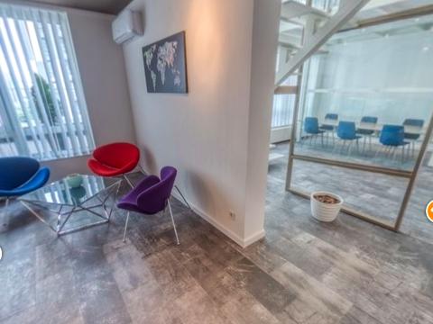 комерційна за адресою Зарічна вул., 6