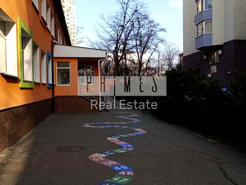 комерційна за адресою Борщагівська вул., 204 к2