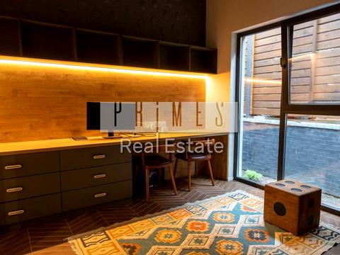 будинок за адресою Набережна вул.