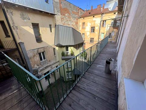 квартира за адресою Дорошенка вул., 48