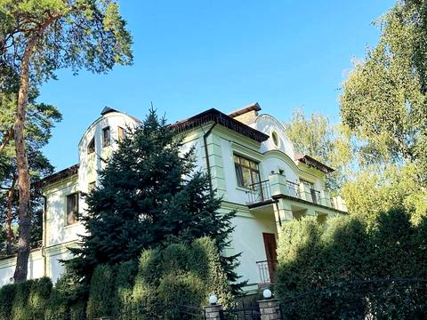 будинок за адресою Дачна