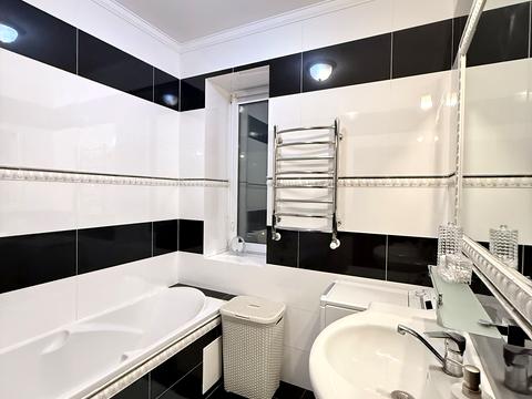 квартира за адресою Академіка Степана Рудницького вул., 30