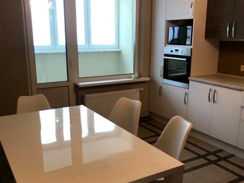 квартира за адресою Академіка Глушкова просп., 9е