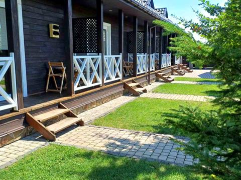 комерційна за адресою Незалежності вул., 8