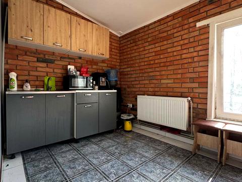 комерційна за адресою Автолюбителів вул., 1