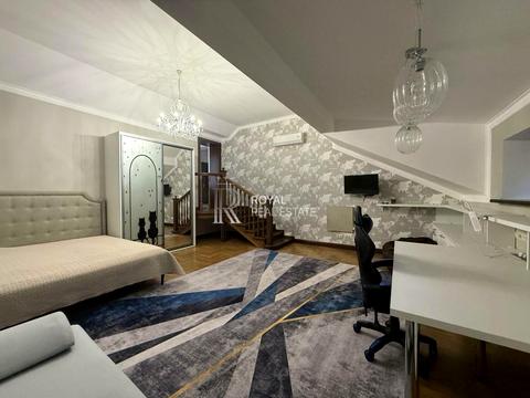 будинок за адресою с. Лісники, квіткова