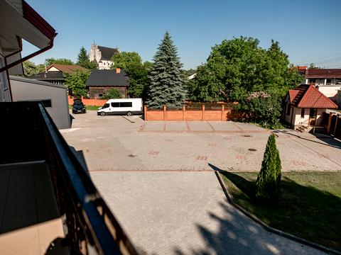 комерційна за адресою Євгена Чикаленка вул., 26