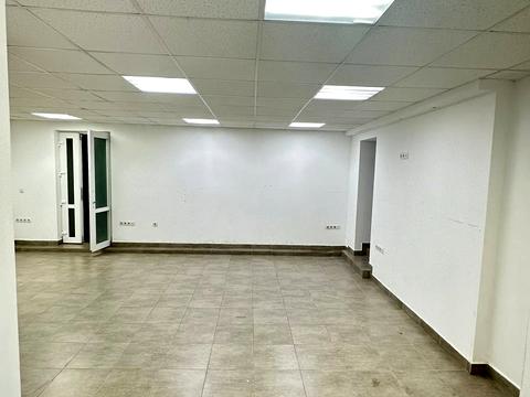 комерційна за адресою Володимира Великого вул., 14