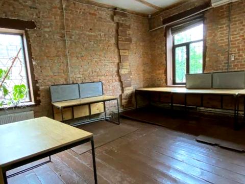 комерційна за адресою Володимира Антоновича вул. (Свердлова), 37