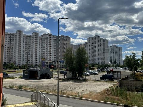 квартира за адресою Милославська вул., 18