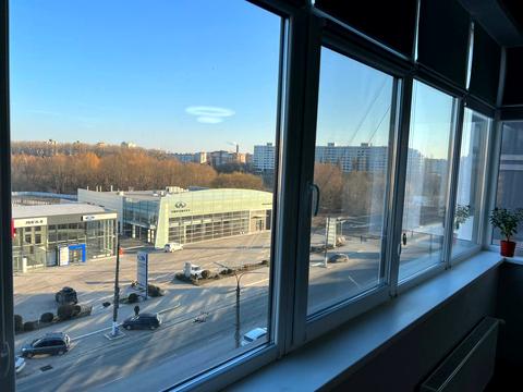 комерційна за адресою Свободи вул., 18/2