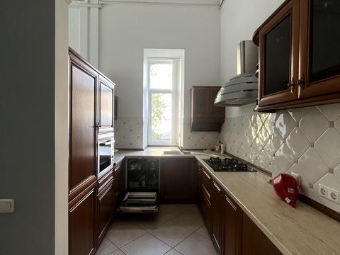 коммерческая по адресу Михаила Грушевского ул., 16