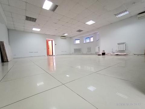 комерційна за адресою Довженка вул., 6