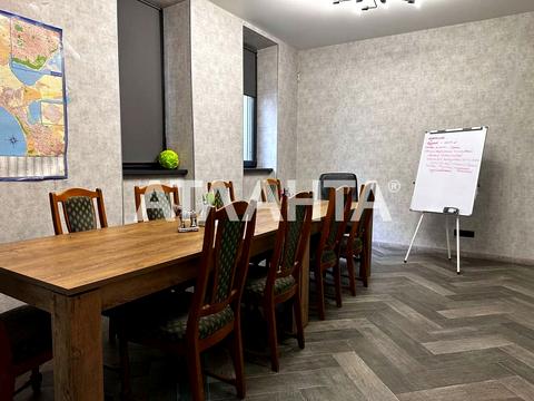 комерційна за адресою Степова вул., 23-25