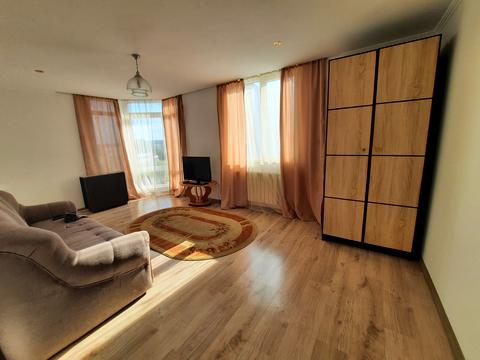 квартира за адресою Білогірська вул., 18