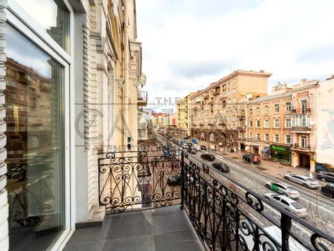 комерційна за адресою Велика Васильківська вул. (Червоноармійська), 38