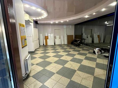 коммерческая по адресу Каменецкая ул., 1