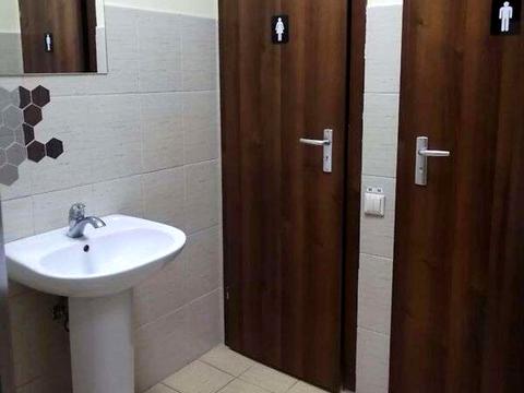 комерційна за адресою Якова Гніздовського вул., 1/9