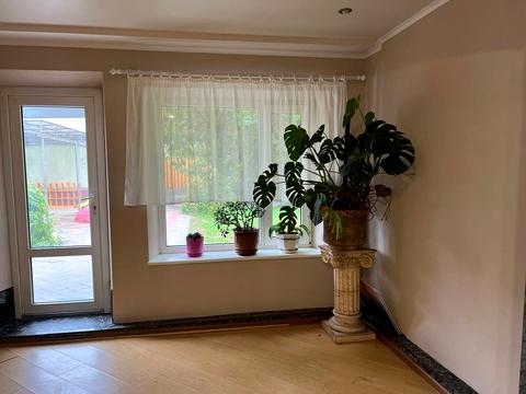 комерційна за адресою Айвазовського вул., 28