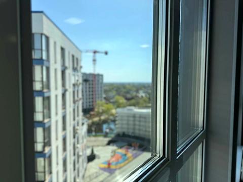 комерційна за адресою Центральна вул., 21-Б