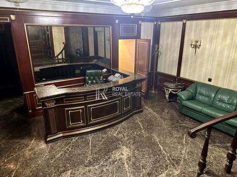 комерційна за адресою Костельна вул., 4