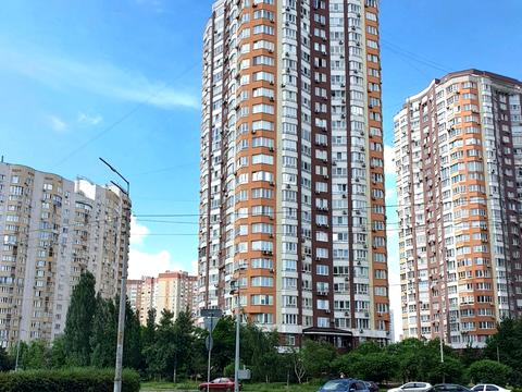 квартира за адресою Анни Ахматової вул., 32/18