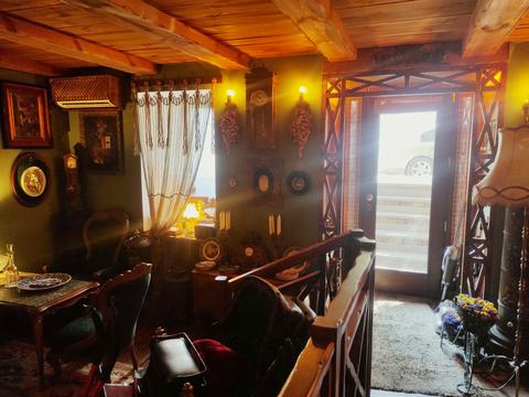 комерційна за адресою Військовий узвіз, 8