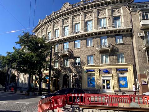 коммерческая по адресу Дмитрия Яворницкого просп. (Карла Маркса), 56
